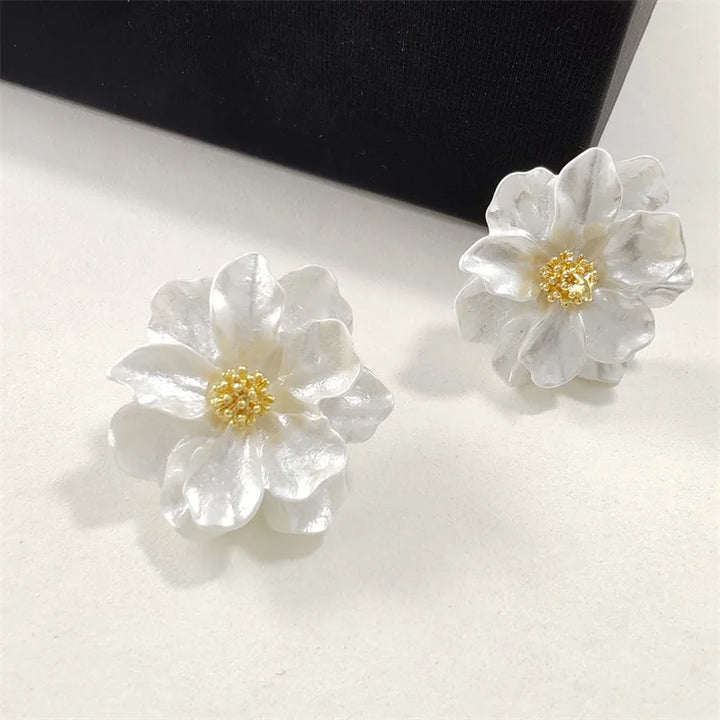 Chic White Acrylic Flower Stud Earrings